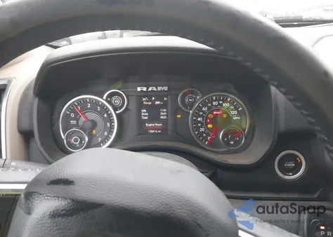 2019 Ram 1500 Big Horn/Lone Star 4X4 6'4 Box z USA, uszkodzony, nr VIN 1C6SRFBT1KN833358